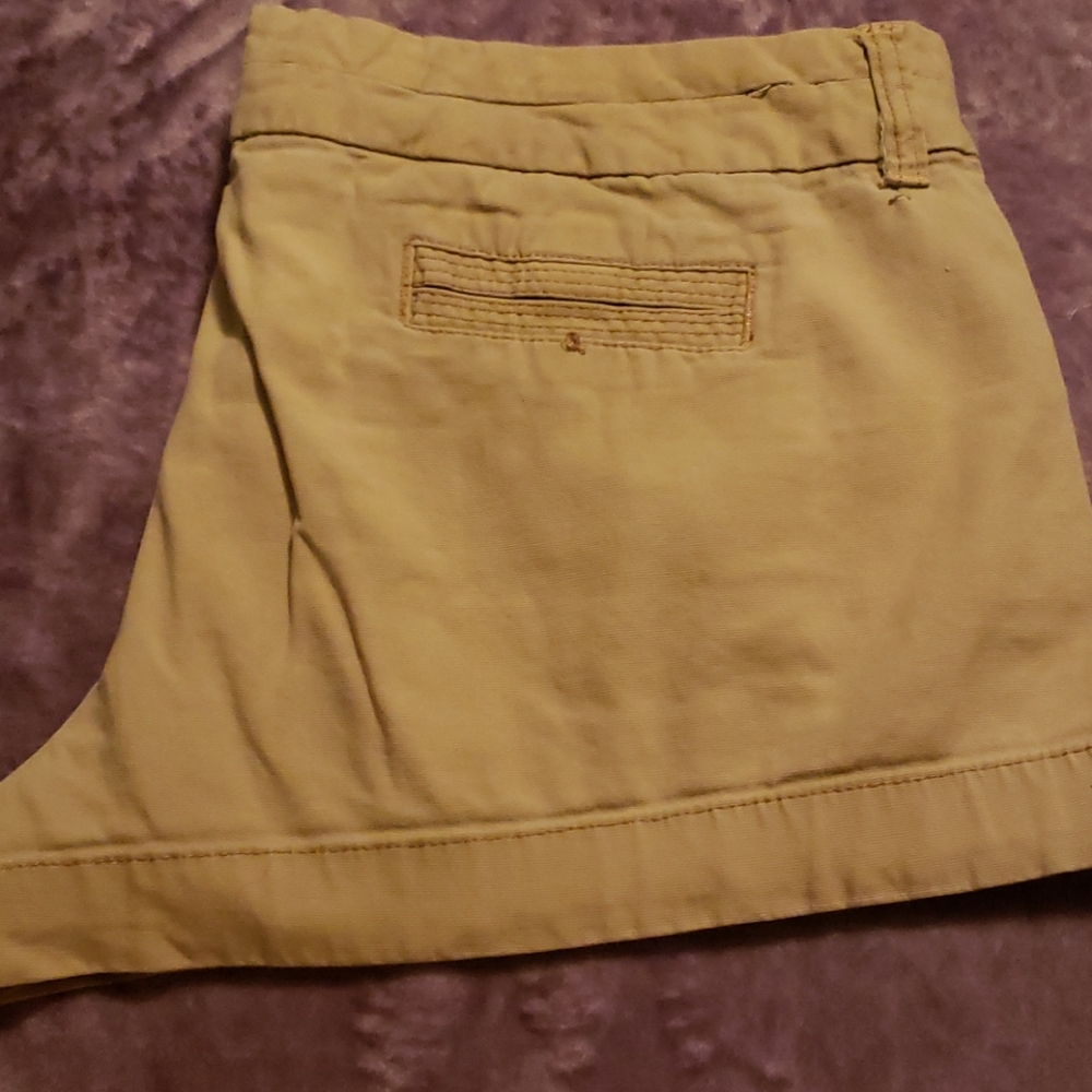 Shorts - Picture 2 of 3
